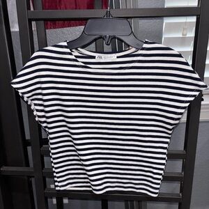 Zara Women's Navy and White Striped Tee